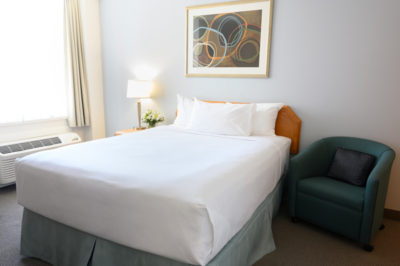 Queen room