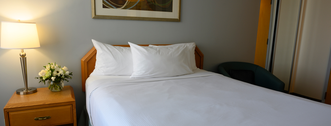 Cornwall Hotel and Conference Centre Queen Room